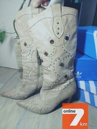 Фирменные сапоги
