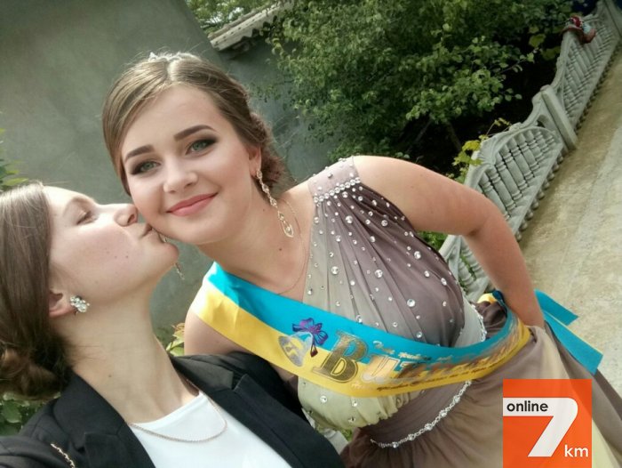 Продам выпускное платье