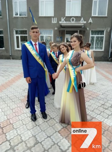 Продам выпускное платье