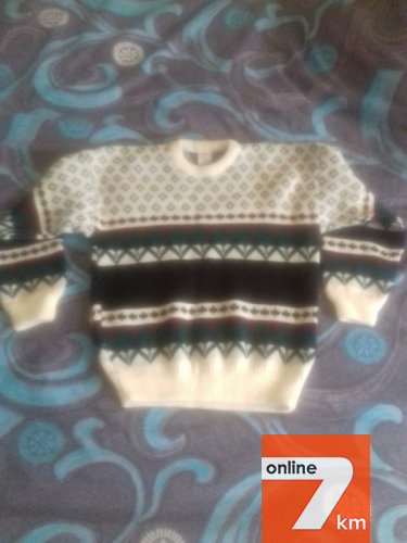 Продам свитер мальчик