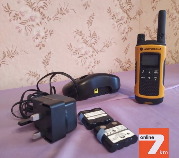 Рация Motorola TLKR T80 Extreme с двумя новыми батареями