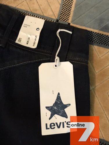 Продам джинсы Levi’s.