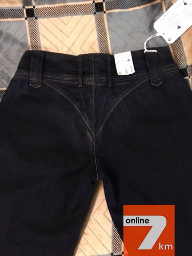 Продам джинсы Levi’s.